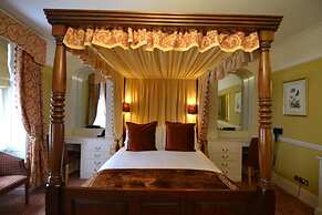 Angel & Royal Hotel