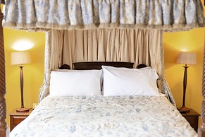 Angel & Royal Hotel