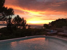 La Singulière