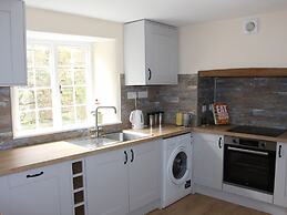 Tuckermarsh Quay River Cottage 2