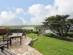 Little Trelawns