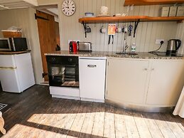 Woodmancote Lodge