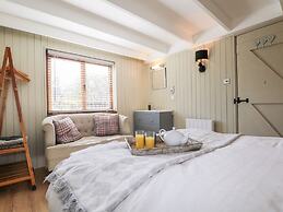 Woodmancote Lodge
