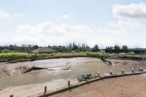 16 The Boathouse
