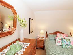 Hollyhedge Cottage