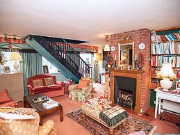 Dorrington Court