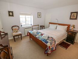 28 Oxborough