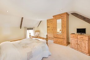 Groves Fishleigh