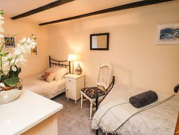 Black Gem Cottage