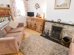 Bron Heulog Cottage