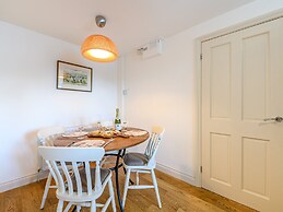 2 Orchard Leigh