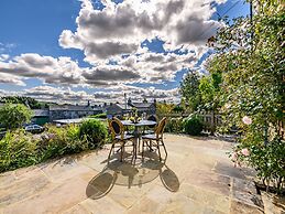 2 Orchard Leigh