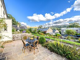 2 Orchard Leigh