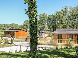 Squirrel Lodge