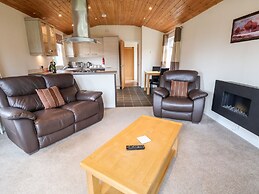 Oak Lodge