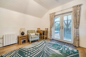 Ash Lodge