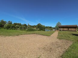 Lakeside Lodge