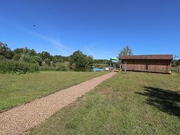Lakeside Lodge