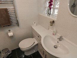 Long Crag Annexe