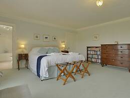 Abbots Manor