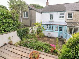 2 The Cottages