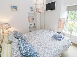 2 The Cottages