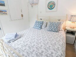 2 The Cottages