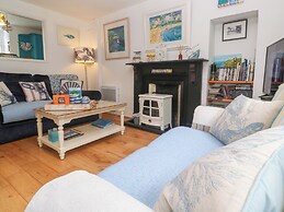 2 The Cottages