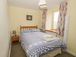 2 Park Nook Close
