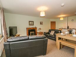 2 Park Nook Close
