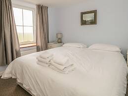 2 Park Nook Close