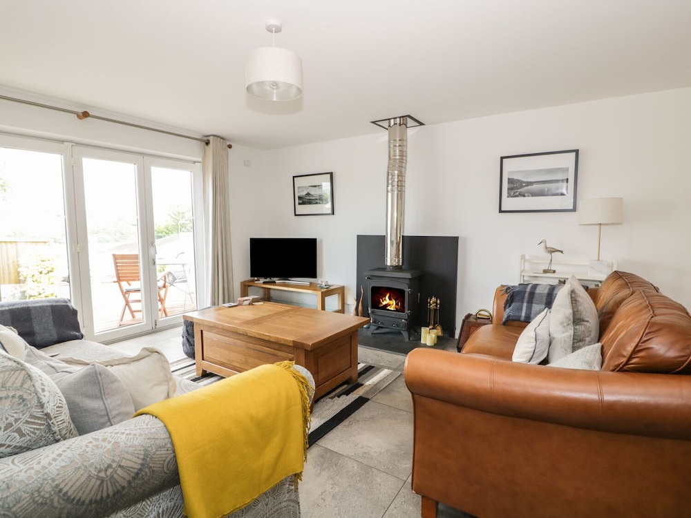 54 The Moorings
