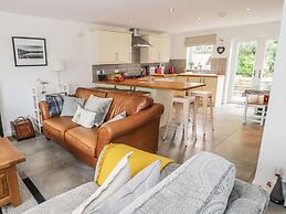54 The Moorings