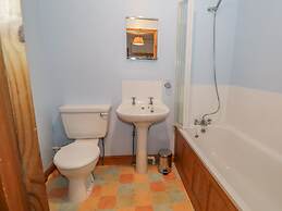 1 Park Nook Close