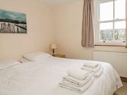 1 Park Nook Close
