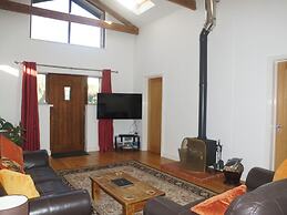 Dilly Dally Barn