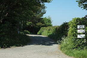 Dilly Dally Barn