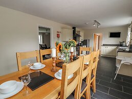 Glanyrafon Bungalow