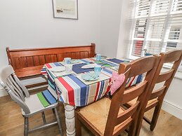 22 Uppergate Street