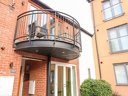 4 Holt Court