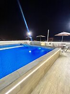 G-Boss Hotel Sur
