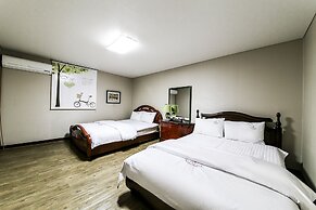 Arrietty Motel