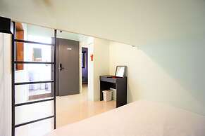 Seoul Cube Ewha - Hostel