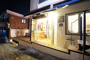 Seoul Cube Ewha - Hostel