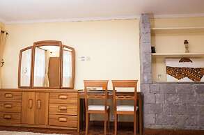 Adies Garden Suites