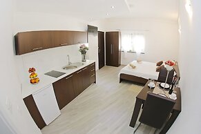 Deluxe Mkc Apartments
