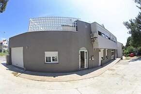 Deluxe Mkc Apartments