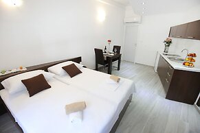 Deluxe Mkc Apartments