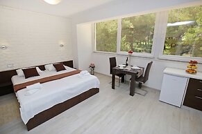 Deluxe Mkc Apartments