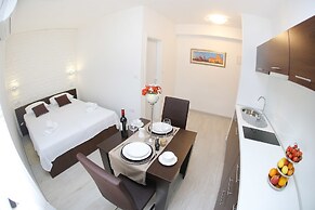 Deluxe Mkc Apartments